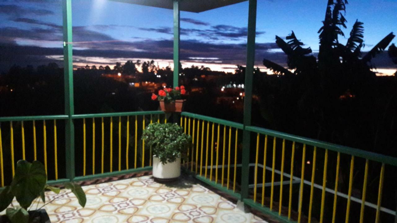 Hostal Casa De Los Taitas Саленто Экстерьер фото